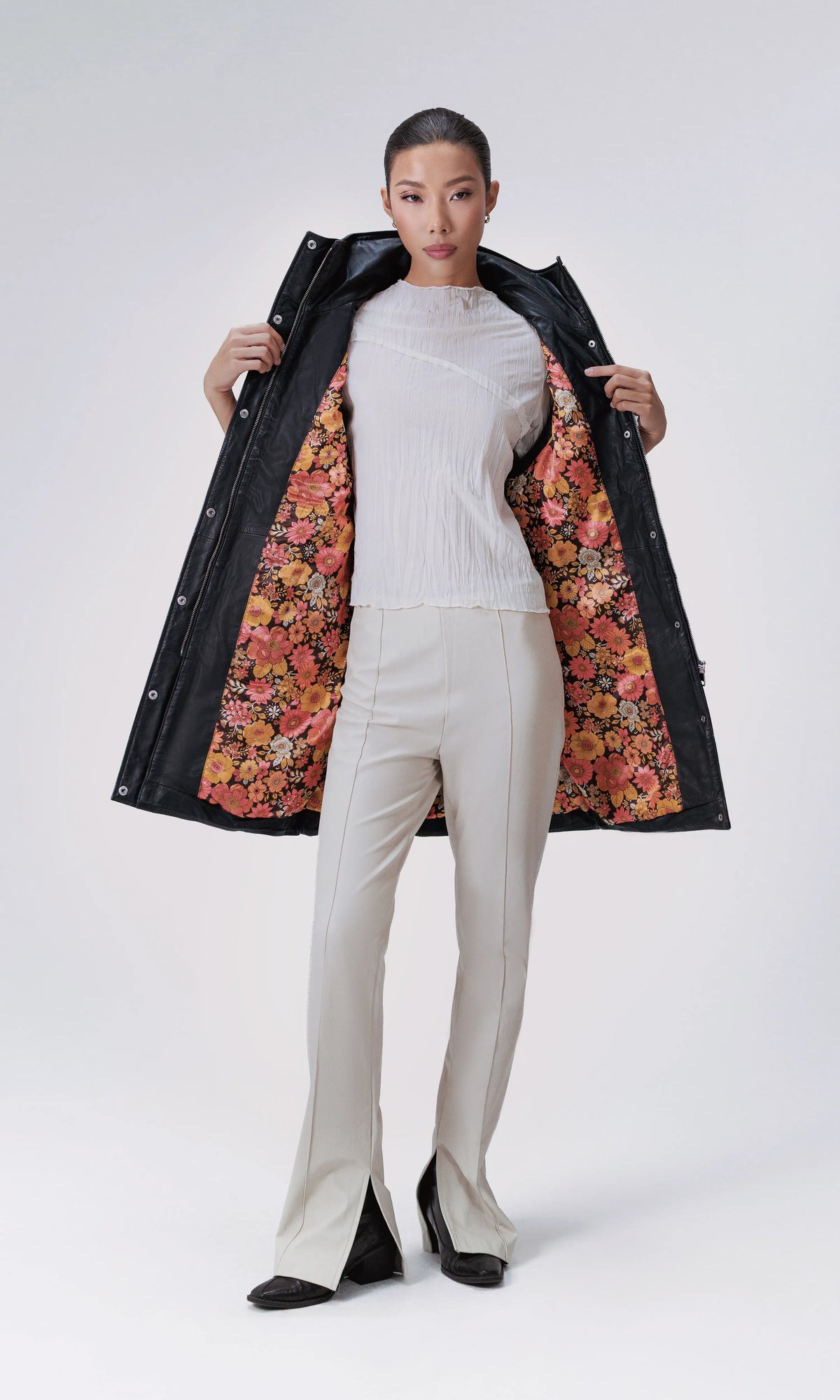 Ladies Sleevless Coat