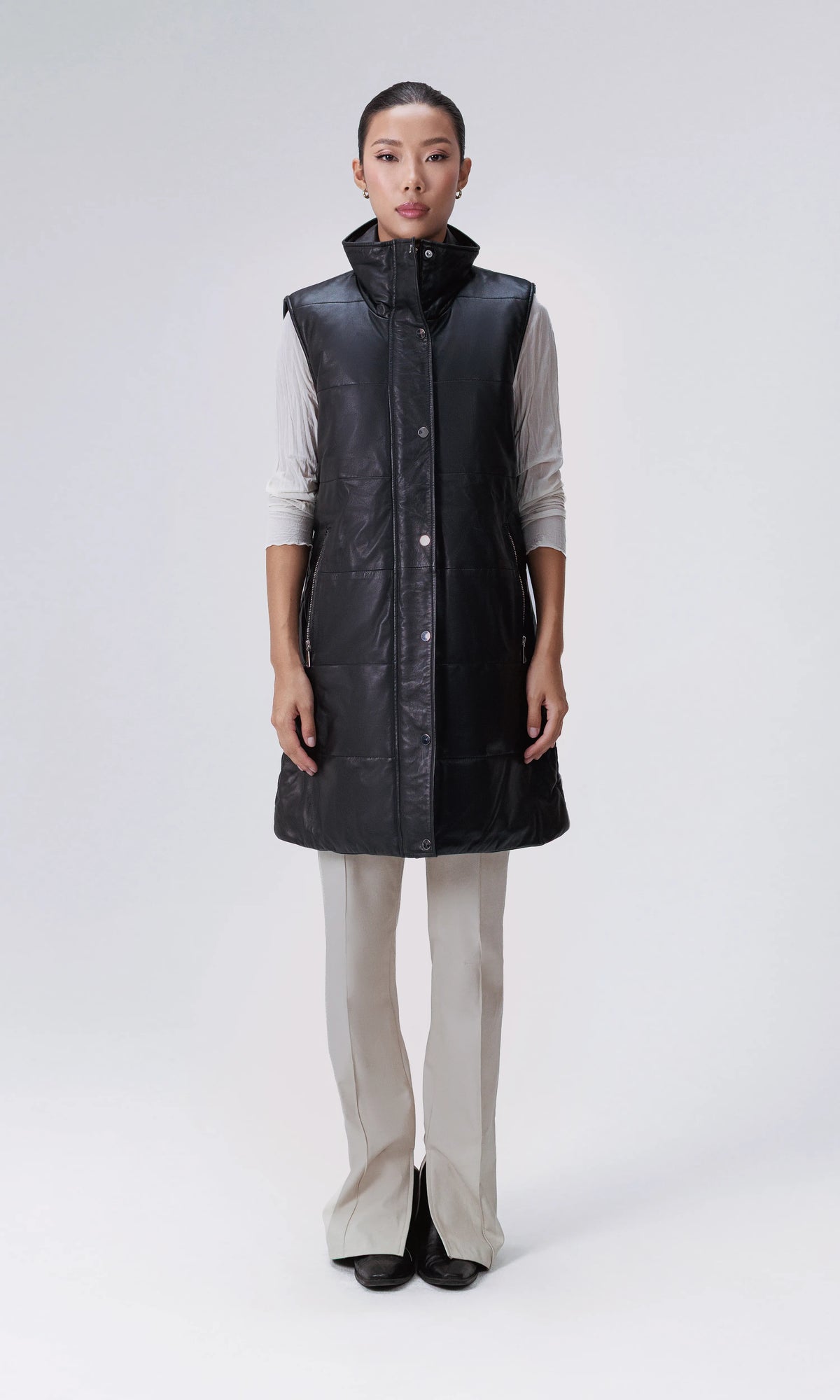 Ladies Sleevless Coat