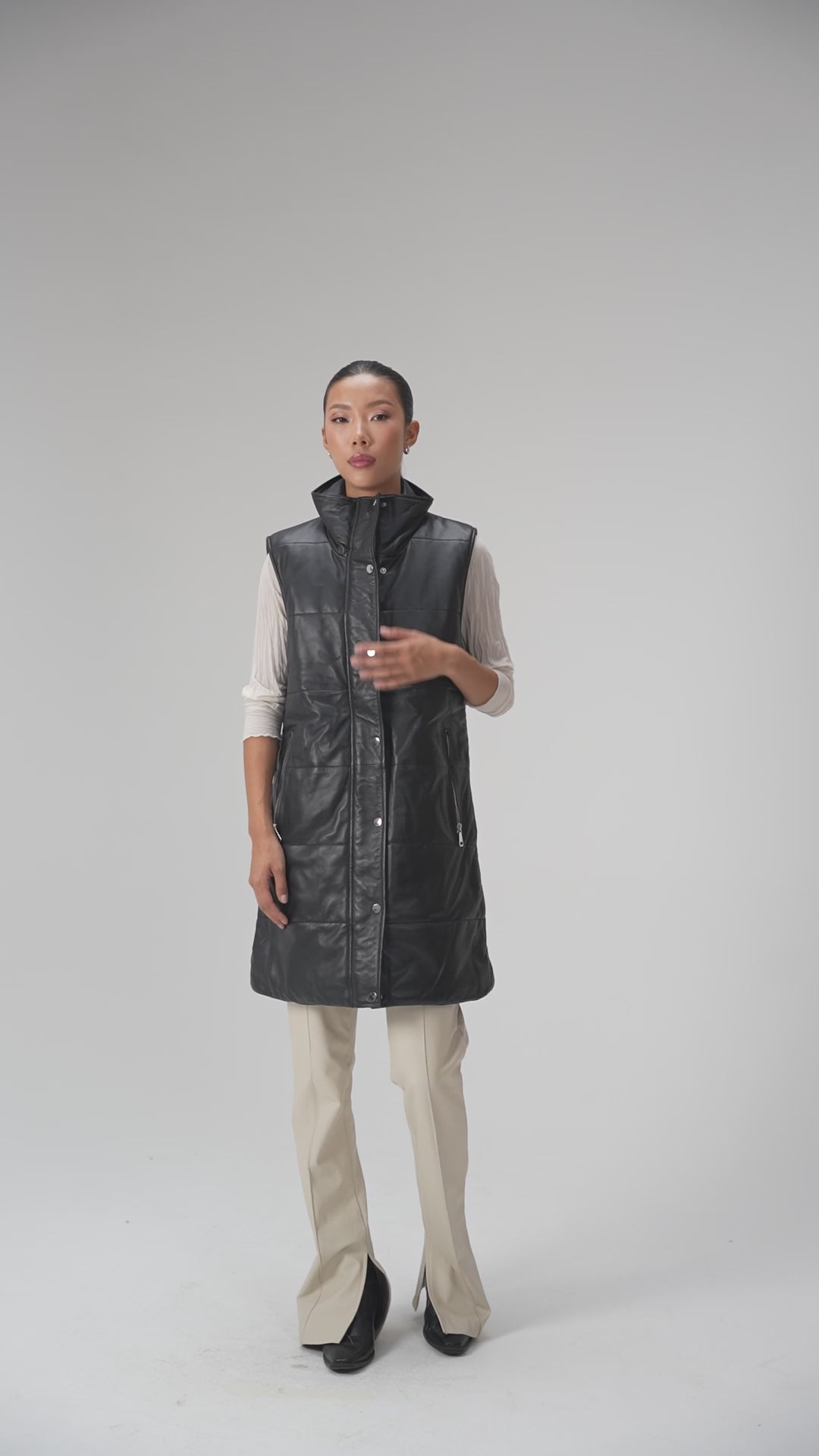 Ladies Sleevless Coat